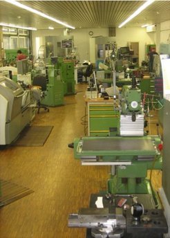 Blick in die feinmechanische Werkstatt des MPIA