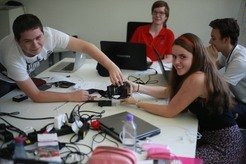 Teilnehmer unseres International Summer Internship-Programms 2013 beim Forschen.