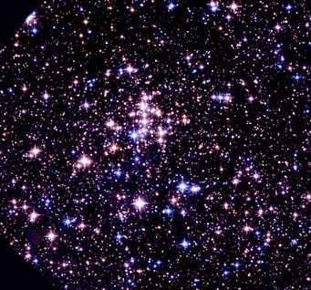 Abb. 2: Der Quintuplet Haufen. Infrarotkompositbild (falschfarben), aufgenommen mit dem NASA/ESA-Weltraumteleskop Hubble. Abb. 2: Der Quintuplet Haufen. Infrarotkompositbild (falschfarben), aufgenommen mit dem NASA/ESA-Weltraumteleskop Hubble.