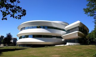 Fliegen Sie mit uns im digitalen, interaktiven Zeiss-Planetarium des Hauses der Astronomie bis ans Ende des Weltalls und fragen Sie unterwegs alles, was Sie schon immer über das Universum wissen möchten.