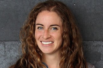 <p>Laura Kreidberg receives the Annie Jump Cannon Award of the American Astronomical Society</p>