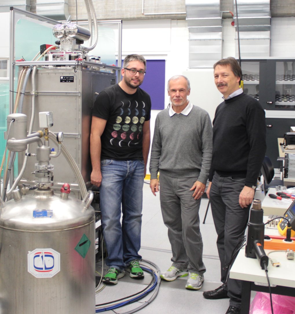 From left to right: Marcus Mellein, Uwe Graser and Thomas Henning while Matisse was in the MPIA laboratory.