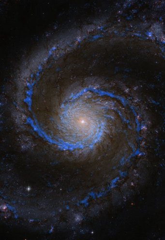 How much raw material for making new stars is there in the Whirlpool galaxy? How much raw material for making new stars is there in the Whirlpool galaxy?