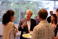 Nobel laureate Brian Schmidt (Physics 2011) gives career advice to MPIA students at an event organized for graduate students.
