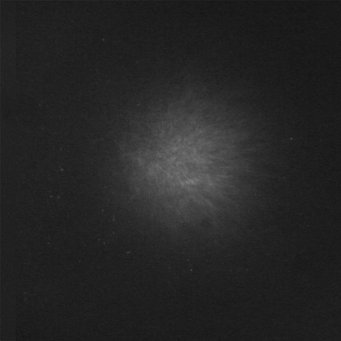 Abbildung 2: Bild des Sterns Epsilon Aurigae – ohne Aktivierung der adaptiven Optik ein durch Turbulenzen in der Erdatmosphäre verschmierter Fleck. Abbildung 2: Bild des Sterns Epsilon Aurigae – ohne Aktivierung der adaptiven Optik ein durch Turbulenzen in der Erdatmosphäre verschmierter Fleck.
