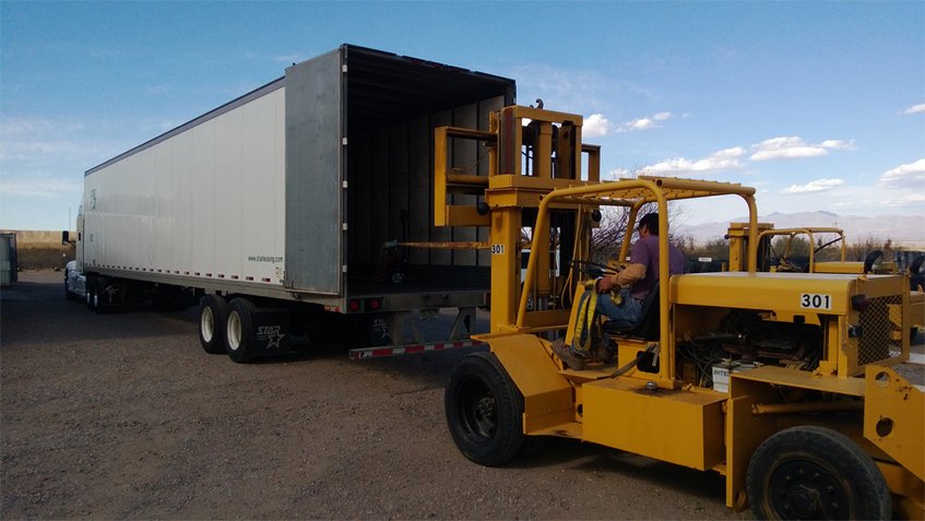 Pathfinders Ankunft am Basislager des Large Binocular Telescope am 20. Februar 2013. Pathfinders Ankunft am Basislager des Large Binocular Telescope am 20. Februar 2013.
