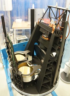Cryogenic optics unit before its integration into the LINC-NIRVANA cryostat. It contains two high-precision metal mirrors, a filter wheel, a beam splitter wheel and the detetor unit.