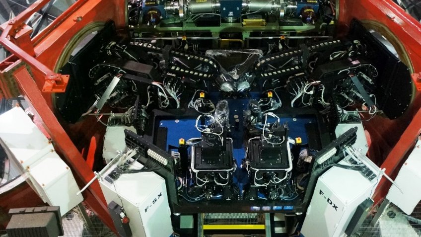 Das Instrument LINC-NIRVANA montiert am LBT. Das Instrument LINC-NIRVANA montiert am LBT.