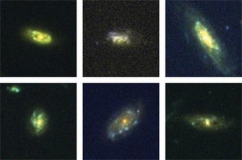 Abbildung 1: Bilder der sechs Galaxien, bei denen Rückflüsse gemessen wurden, aufgenommen mit der Advanced Camera for Surveys des Hubble-Weltraumteleskops. Die meisten dieser Galaxien sind Scheibengalaxien mit Spiralarmen, ähnlich unserer Milchstraße. In den Bildern erscheinen die Galaxien geneigt – offenbar sehen wir sie eher von der Seite. Das würde zu einem Szenario passen, in dem Materie vornehmlich senkrecht zur Scheibenebene ausströmt und dann von der Seite wieder auf die Galaxie zurückfällt. Abbildung 1: Bilder der sechs Galaxien, bei denen Rückflüsse gemessen wurden, aufgenommen mit der Advanced Camera for Surveys des Hubble-Weltraumteleskops. Die meisten dieser Galaxien sind Scheibengalaxien mit Spiralarmen, ähnlich unserer Milchstraße. In den Bildern erscheinen die Galaxien geneigt – offenbar sehen wir sie eher von der Seite. Das würde zu einem Szenario passen, in dem Materie vornehmlich senkrecht zur Scheibenebene ausströmt und dann von der Seite wieder auf die Galaxie zurückfällt.