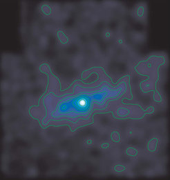 Abbildung 1: Das sehr flache und elongierte Erscheinungsbild der Herkules-Zwerggalaxie wird deutlich, wenn man die Verteilung der schwachen Sterne auf der Aufnahme im Computer »verschmiert«. Wurde die Galaxie durch die Schwerkräfte unseres Milchstraßensystems so verformt, oder wurde sie gleich so geboren?