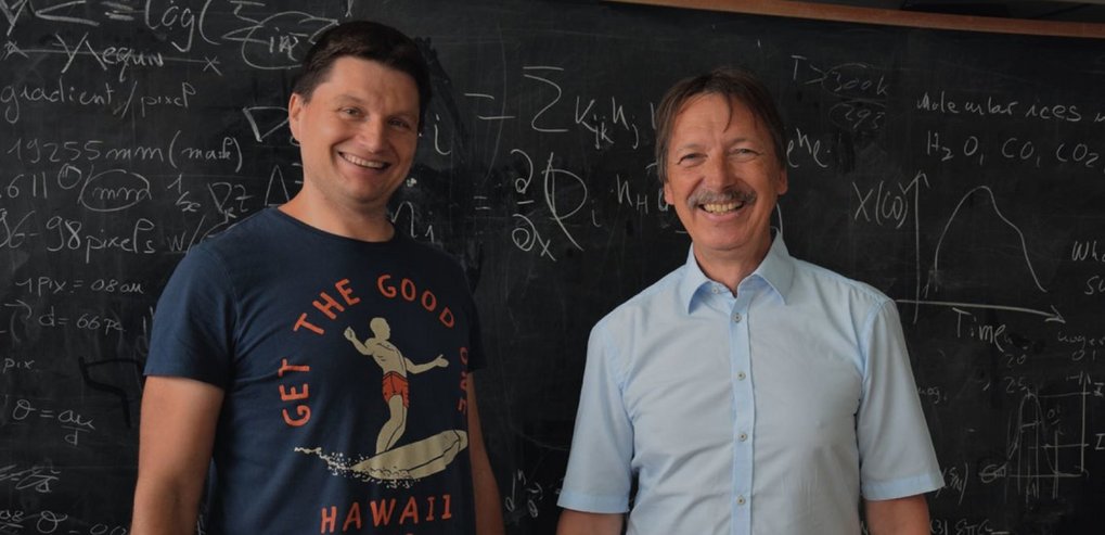 Bausteine, die vom Himmel fallen