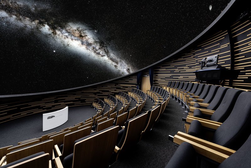 Im Auditorium des Hauses der Astronomie finden die Highlight-Vorträge sowie die Galaktische Kreuzfahrt statt