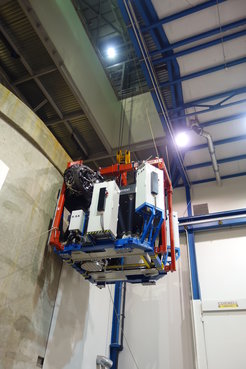 Instrument LINC-NIRVANA during installation at the telescope.