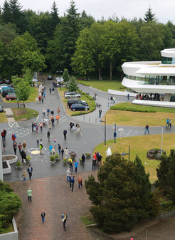 Besucher beim Tag der Offenen Tür am Max-Planck-Institut für Astronomie und am Haus der Astronomie am 21. Juni 2015