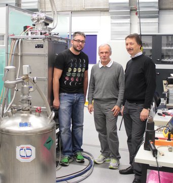 From left to right: Marcus Mellein, Uwe Graser and Thomas Henning while Matisse was in the MPIA laboratory. From left to right: Marcus Mellein, Uwe Graser and Thomas Henning while Matisse was in the MPIA laboratory.