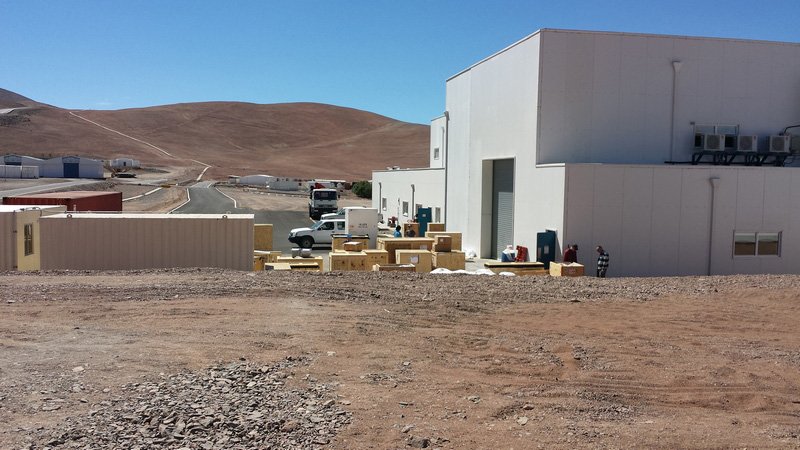 Figure 2: In a special integration hall, the assembly of the components will now start, leading up to the first on-telescope tests with SPHERE on May 9.