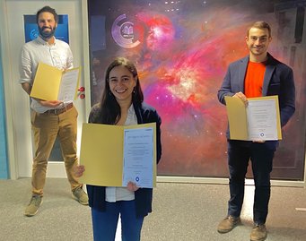 Die Patzerpreiträgerinnen und -Preisträger 2021: Felix Bosco, Maria-Claudia Ramirez-Tannus und Oliver Völkel (v.l.n.r.). Die Patzerpreiträgerinnen und -Preisträger 2021: Felix Bosco, Maria-Claudia Ramirez-Tannus und Oliver Völkel (v.l.n.r.).