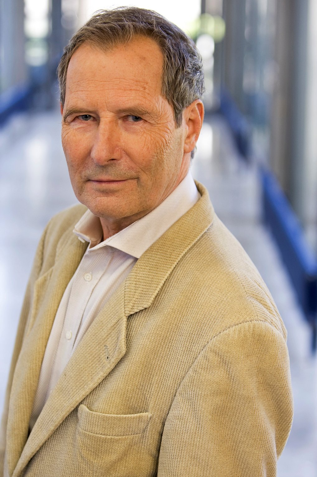 Life with light and colour: a biochemical conversation