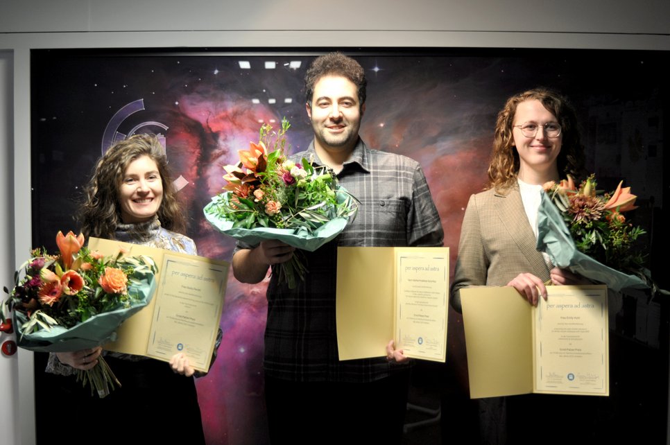 Die Patzerpreisträgerinnen und -Preisträger 2023: Giulia Perotti, Mohammadreza Ayromlou und Emily Hunt (v.l.n.r.)© Marten Scheuck/MPIA