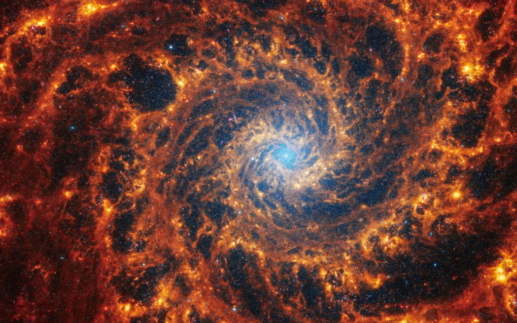 JWSTs Blick auf die Spiralgalaxie NGC 628