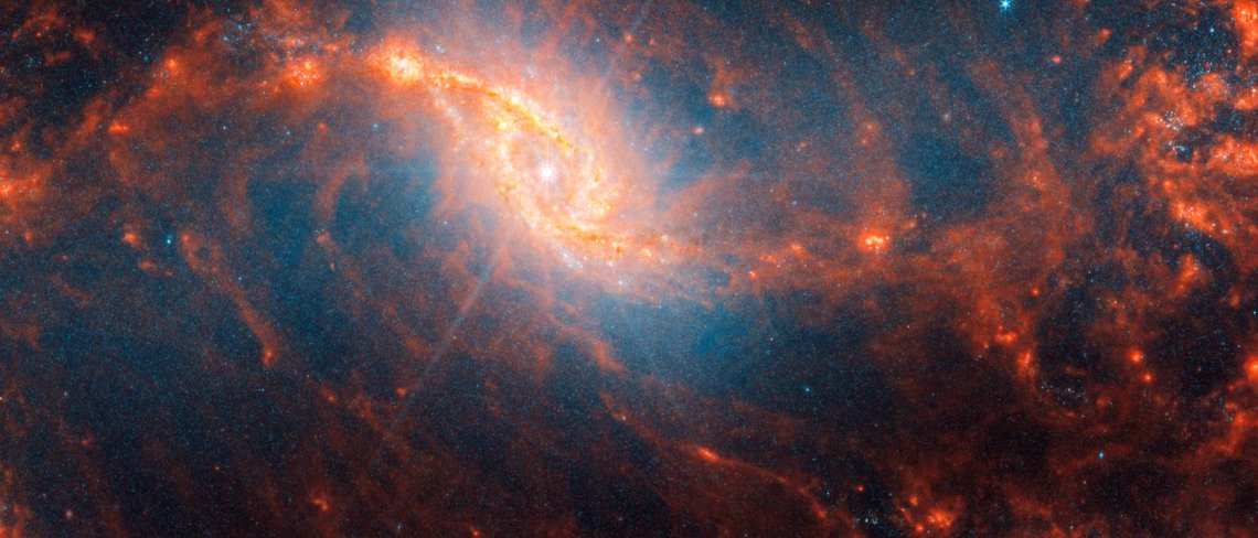 JWSTs Blick auf die Spiralgalaxie NGC 1365